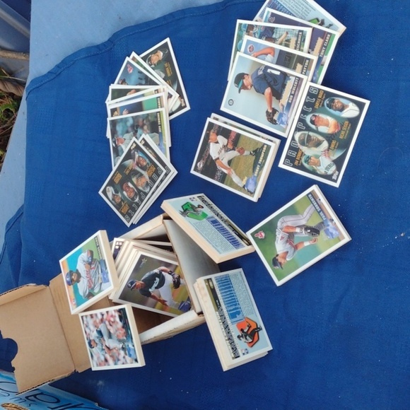 Baseball Card Lot - Picture 1 of 3